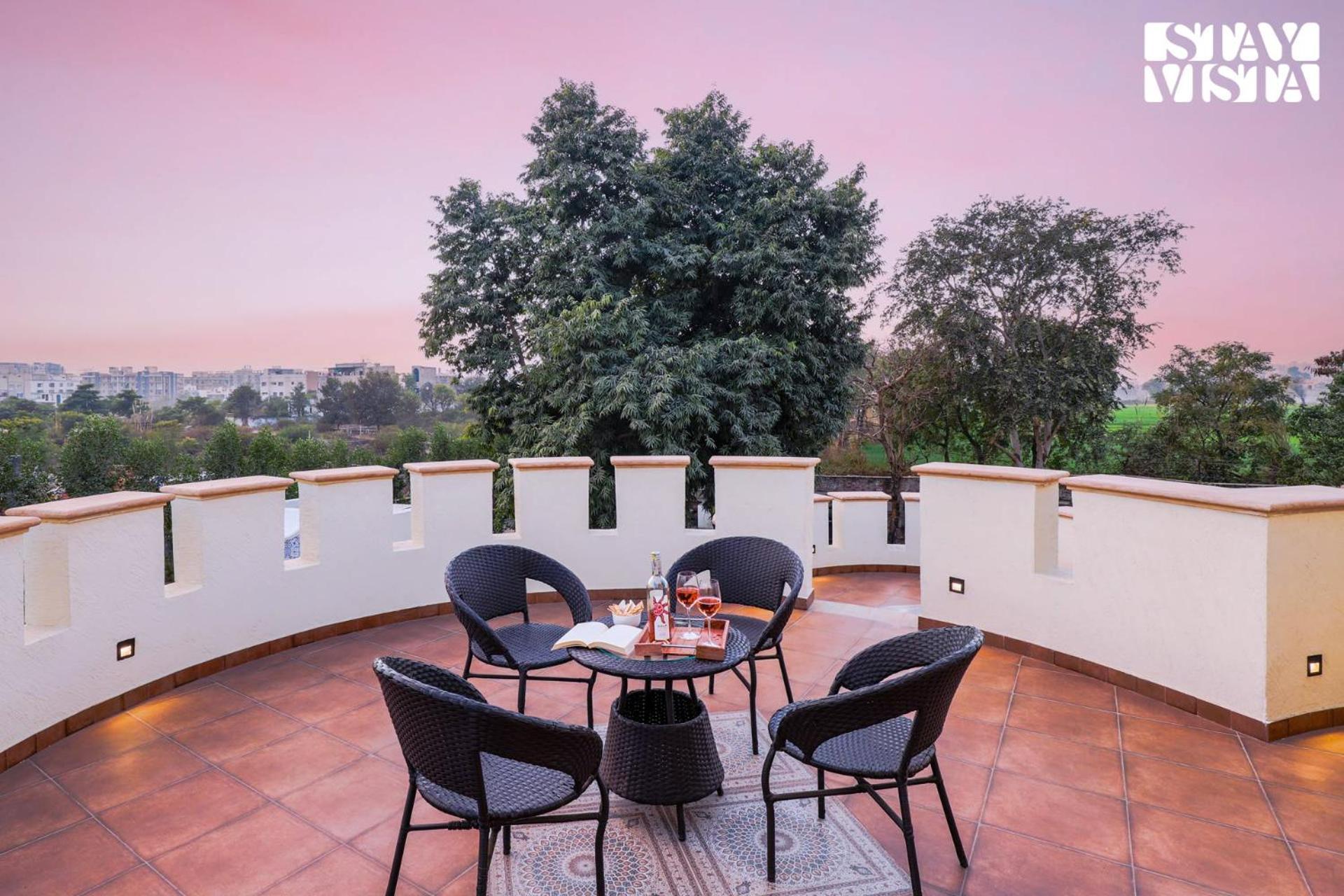 Stayvista'S Mystic Castle With Terrace, Swimming Pool, Lawn With Gazebo Džajpur Exteriér fotografie