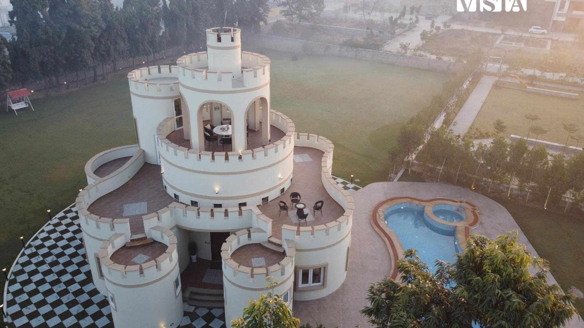 Stayvista'S Mystic Castle With Terrace, Swimming Pool, Lawn With Gazebo Džajpur Exteriér fotografie